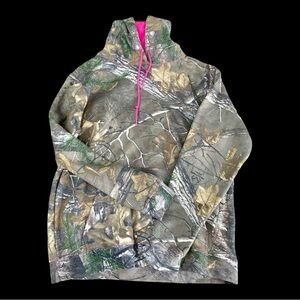 NWOT Camo Hoodie New condition Women size Medium Realtree